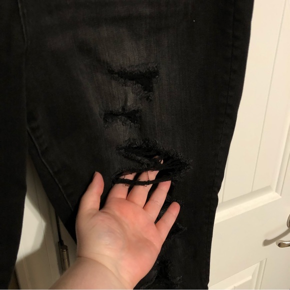 American Eagle Distressed Skinny Jeans - Picture 2 of 4